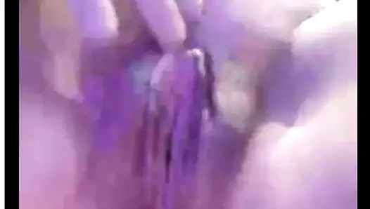 1110 Coroa enfiando o vibrador