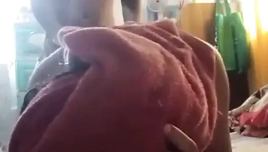 Kamerada tekrar yüzümü gösterdim