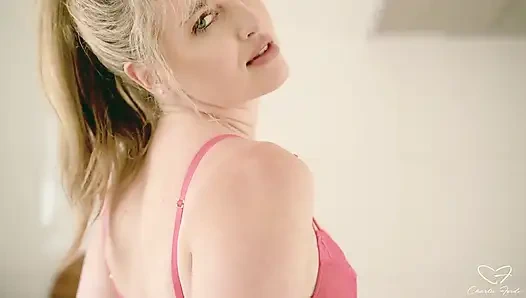 Charlie Forde ile sikişiyor, Taylor Oz