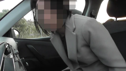 Dogging my wife in public car park and she jerks off a voyeur