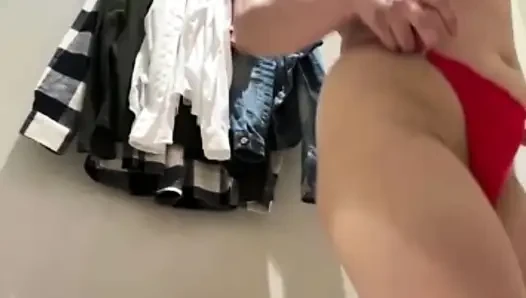 Soyunma odasında aşırı yakın çekim sikişiyor jucielussie