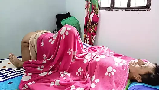 Doğum günün kutlu olsun üvey baba, ben senin hediyenim, bu yüzden beni sert sik