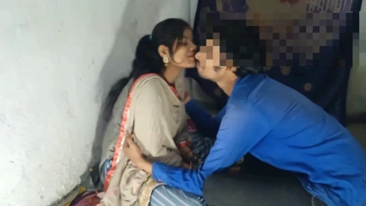 Ateşli, romantik Hint videosu