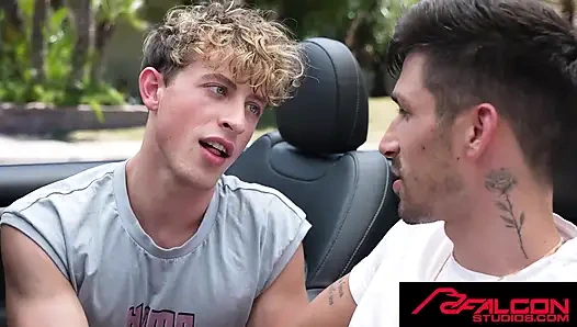 FALCON STUDIOS - dom quin quire balon patlatıyor ve Seth'i prezervatifsiz sikiyor