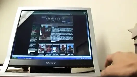 Seksi minyon sarışın kız amcığını büyük yarak emiyor