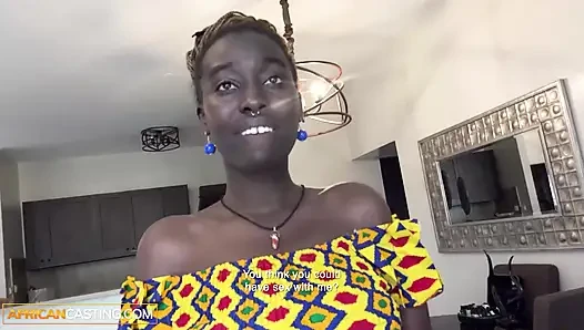Deneyimli zenci orta yaşlı seksi kadın sert seks için yalvarıyor... Evde hayatını unuturken döl yutuyor