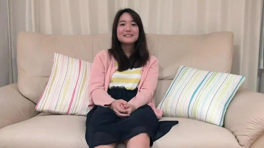 Japon amatör dölleme için kıllı amcığını fışkırtıyor