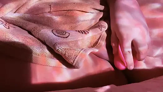 Çok tombul bir kız videoda kaprislerinizin herhangi birini gerçekleştiriyor