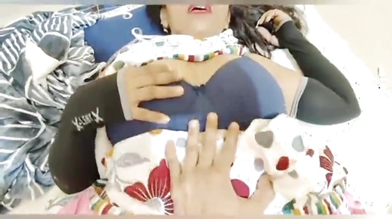 Hintli ateşli evli kadın yatak odasında Hintli romantik seks