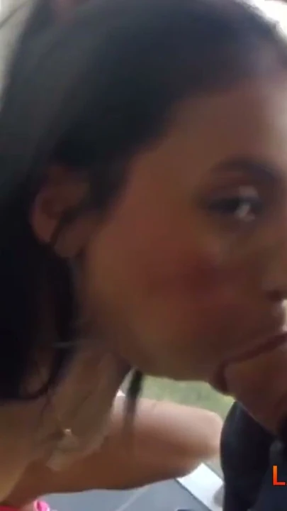 Petite bronz tenli Latina teen'in ilk DEV horoz BJ'si | Bölüm 1