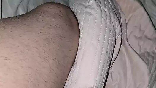 Ereksiyonlu üvey oğul dövmeli üvey anneden elle muamele alıyor