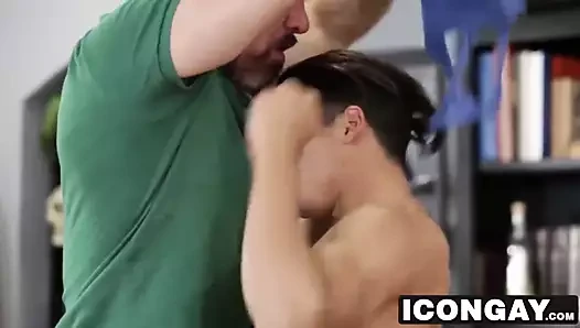 Twink armond berbat maxs iyi size dong kadar o inliyor