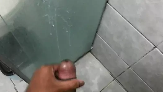 Banyoda ateşli boşalma!!