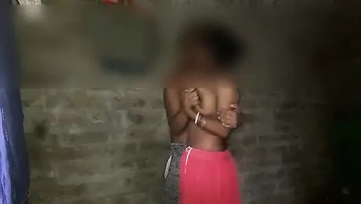 Büyük götlü Hintli ateşli video