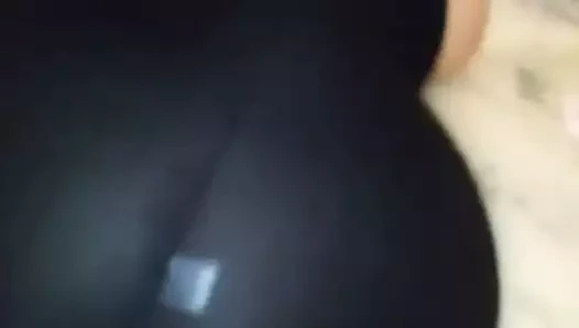 Karımın büyük şişman götünü sikiyorum