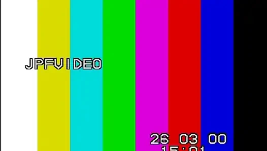 Kızıl saçlı olgun kadın tükürüyor ve yüzüne boşalıyor