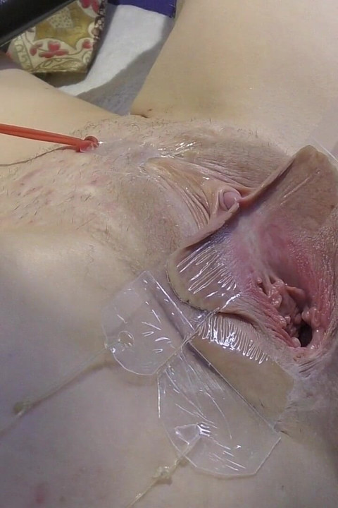 3 Yalayan Vagina, Çok Yakın Olmayan Yerlerde
