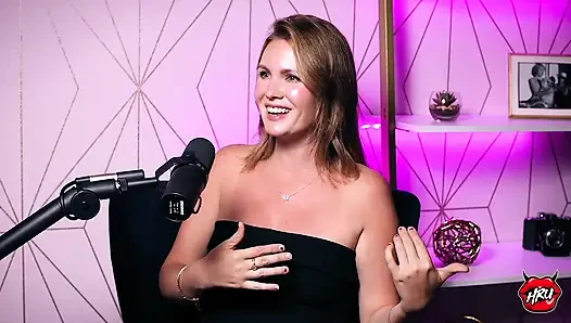 Holly Johnston: Annelerin Onlyfans'a hükmetmelerinin gerçek nedeni