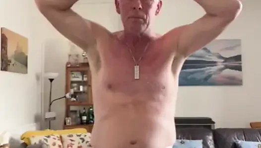 Fagslag yarağını ve taşaklarını ortaya çıkarıyor