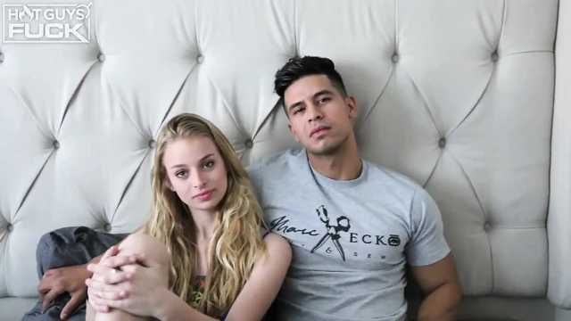 Mega latin model jock ilk Amerikalı sarışını sikiyor