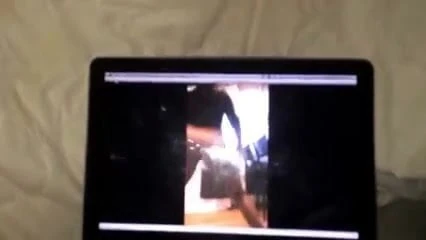 Youtube twerker dansı izliyorum