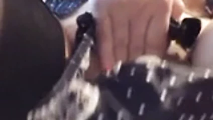 Pushin benim saten külot dışarı arasında benim kedi