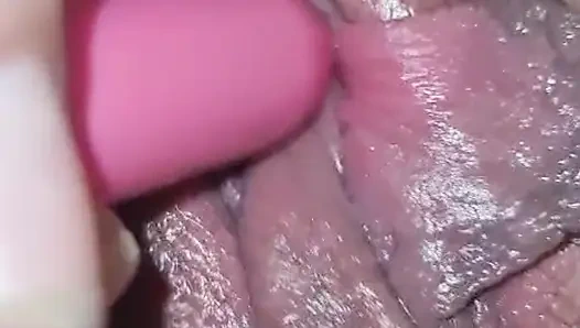 İsteyebileceğin tüm fışkırtan amcık bakış açısı, kocasını amcık sularıyla kaplıyor