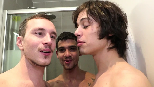 Sevimli iri güzeller anal seks yapıyor 6955 1