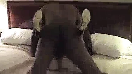 onu dışarı çıkar