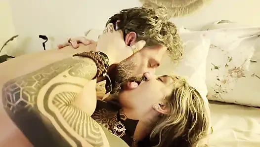 Dread Hot'ın Ilk Solo Anal Seksi