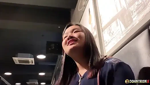 Johntronx - seksi tombul kız sakso çektikten sonra sert pompalanıyor
