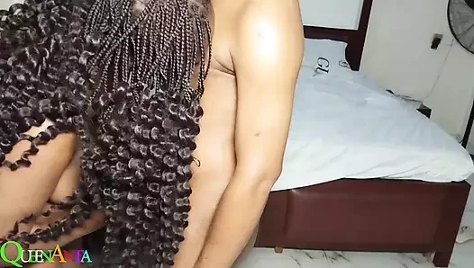 Derin öpücükler üvey erkek kardeşimle sert sikişiyor