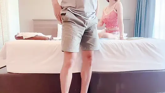 Güzel Taylandlı kadın tutkulu seks yapıyor.