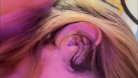 Üvey babaya sakso çekiyor ve yumruklanıyor