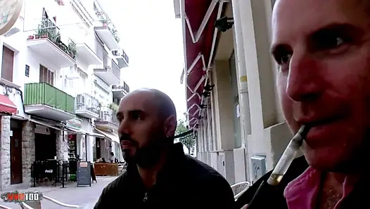 Fransız amatör Tania Berry - derin gırtlağına kadar sakso ve kanepede sert sikiş