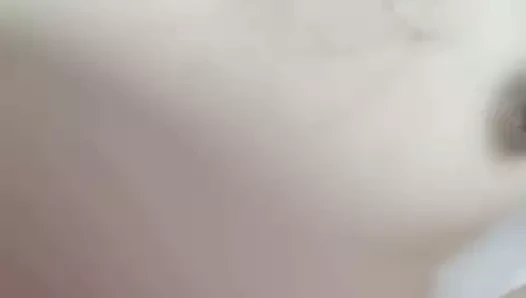 Otel arkadaşlarıyla seks yapıyor