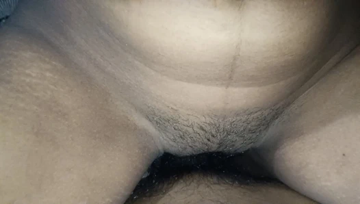 Hintli üniversiteli kızın erkek arkadaşı