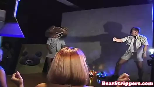 Sarışın bebek kedi becerdin tarafından striptizci