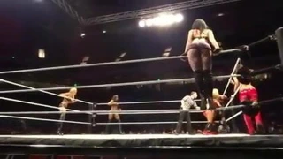 Wwe paige kıç yukarı ve aşağı zıplıyor