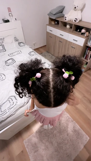 4'7 с крошечными сисечками... Вам это нравится?