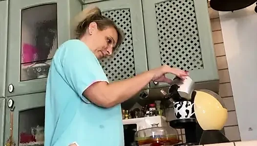 Uyanır uyanmaz ve bir hayranımla görüntülü sohbet eder etmez