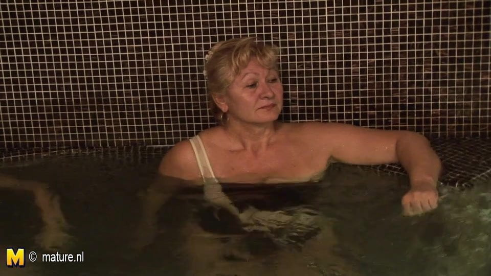 olgun bayanlar duş ve sauna