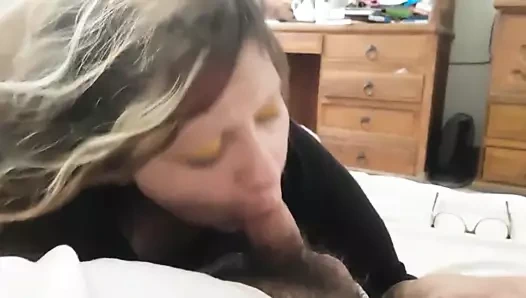 Cumslut eş vicky sanders gets oral seks ve kırlangıçlar