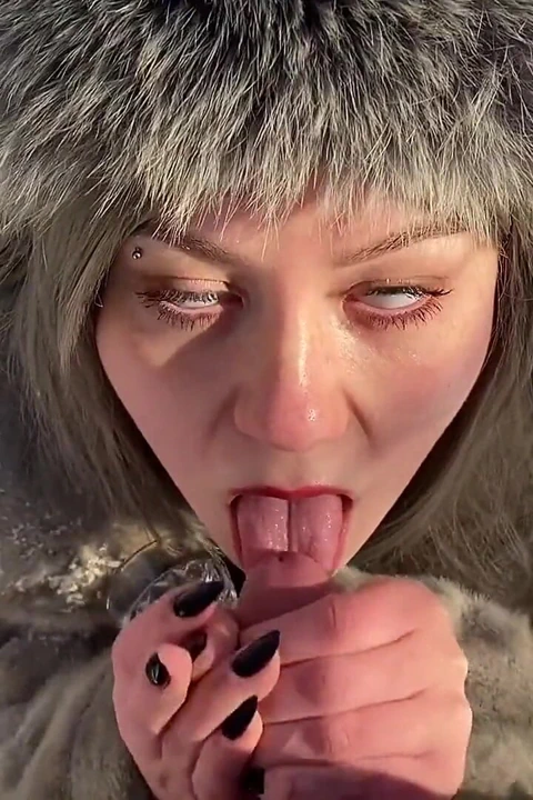 Vilu vidish kış ormanında yarak emiyor