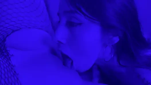 Mezuniyet Partisi Kontrolden Çıkıyor Ve Ben Üniversiteden En Iyi Arkadaşımla Yatıyorum