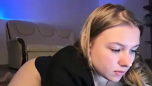 Jucielussie ile sıkı amcığı parmaklıyor