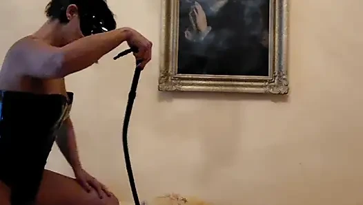 Yavaşça, güzelce, köleyi sikiyorsun. Orospu orospun! Hala öğrenmen gereken çok şey var. Tanrıçan burada olduğu için şanslısın