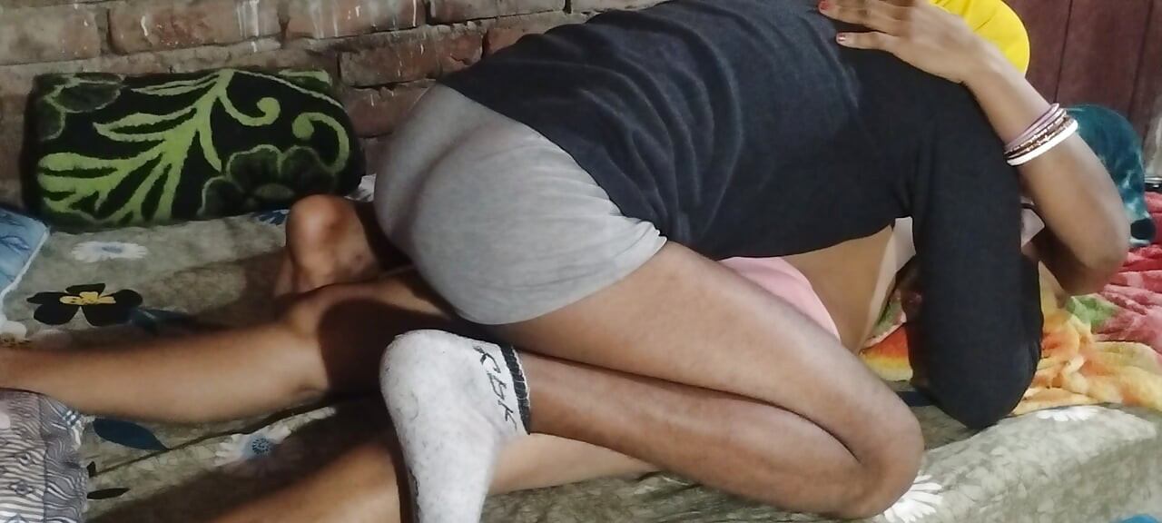 Desi bhabhi ki thukai in morning
