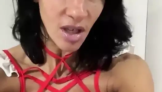 İngiliz puma milf hoş erkekleri sever. delisi fahişe anne