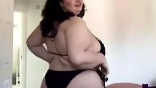 Büyük baştankara bbw nip slip